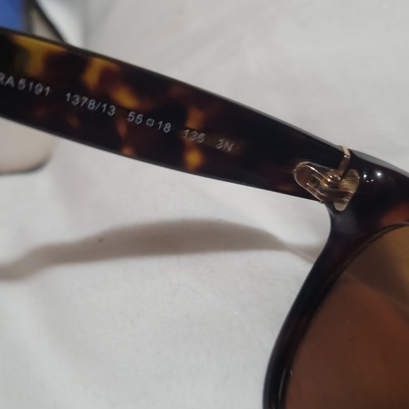 Sun glasses - Picture 4 of 7